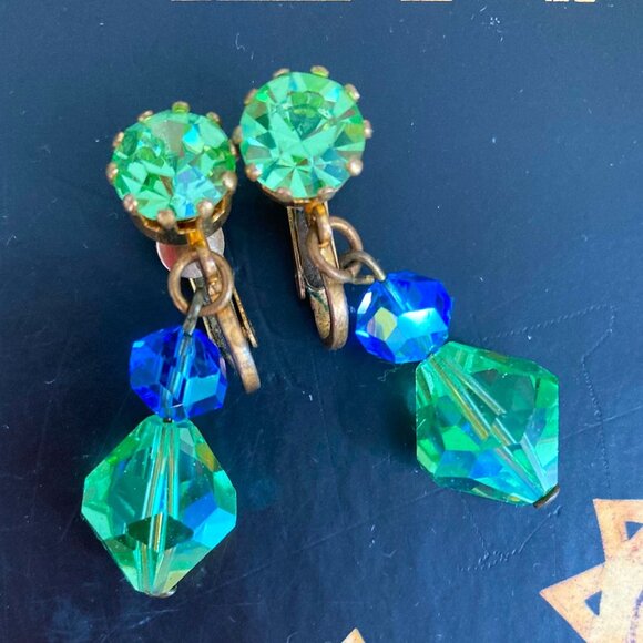 Vivid vintage earrings of Austrian crystal - Picture 1 of 7